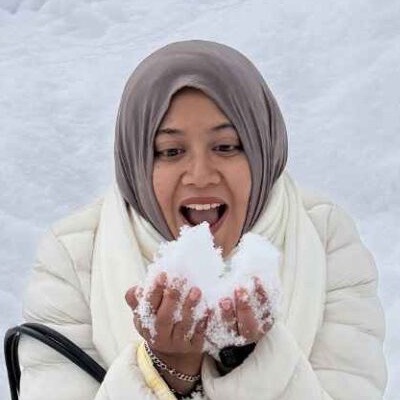 Fajar Lilia Iman